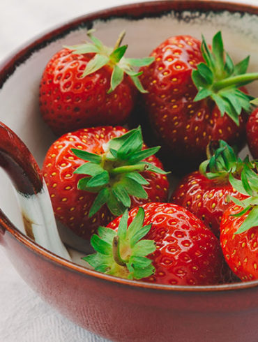 erdbeeren, erdbeeren kalorien, erdbeeren inhaltsstoffe, erdbeeren rezepte, erdbeeren kaufen, erdbeere nuss, erdbeere inhaltsstoffe, erdbeersorten, erdbeeren obst oder gemüse,