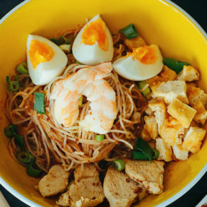 asia noodels rezept, mee siam, herzhaftes frühstück, rezept gebratene nudeln, chinesisch gebratene nudeln, gebratene nudeln, gebratene nudeln mit gemüse, gebratene nudeln mit ei, chinesische gebratene nudeln, gebratene nudeln mit hähnchen, gebratene nudeln mit hühnerfleisch, asiatische gebratene nudeln, gebratene nudeln mit huhn, gebratene nudeln asiatisch, gebratene nudeln selber machen