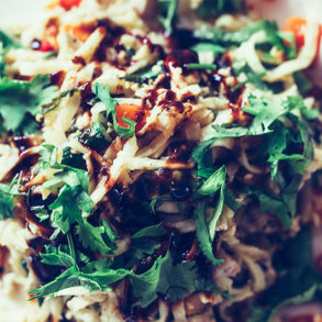 gebratene Nudeln, rezept gebratene Nudeln, chinesische Nudeln, chinesische gebratene Nudeln, gebratene Nudeln mit Gemüse, gebratene Nudeln chinesisch, gebratene nudeln mit Hähnchen, gebratene Nudeln mit Hühnchen, gebratene Nudeln mit Huhn, Chinapfanne Rezept