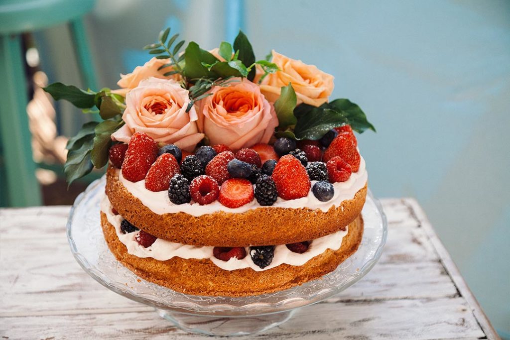Torte backen: Rezept für Erdbeertorte - fruchtig, locker und lecker!