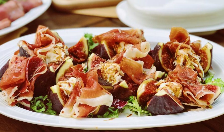 wie isst man feigen, feigen rezept, feigen verarbeiten, feigen essen, rezept feigen, frische feigen, feigen rezepte, feige, feigen salat, feigen essen mit schale, rezepte mit feigen, feigen saison