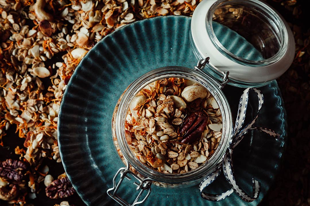 granola selber machen, granola müsli, granola ohne Zucker, granola recipe, granola selbst machen, homemade granola, müsli selber machen, granola müsli selber machen, rezept möhren, möhren rezepte, ingwer möhren, rezept mit möhren, zum frühstück, frühstücken, frühstück rezepte, gesundes frühstück