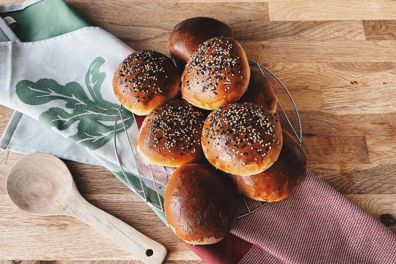 Hamburger Brötchen selber machen ist erstaunlich einfach Hamburger Brötchen selber machen ist erstaunlich einfach