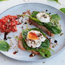 Einfacher Tomatensalat für ein leckeres Frühstück