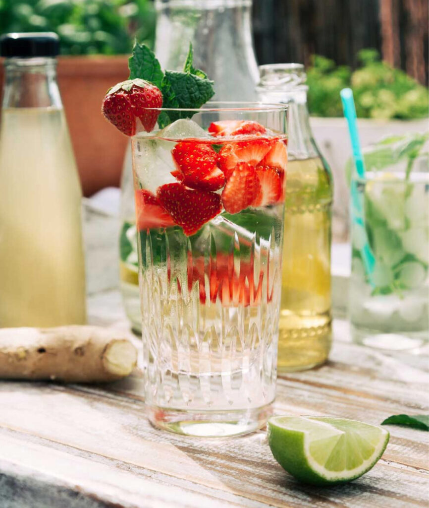 Gesünder frühstücken, dazu gehört auch ausreichend Wasser zu trinken