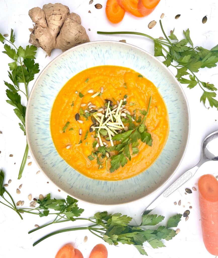 Rezept für Möhrensuppe mit Ingwer, Petersilie und Kartoffeln