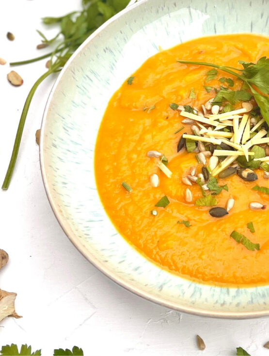 Rezept für Karottensuppe mit Ingwer, Kartoffeln und Petersilie