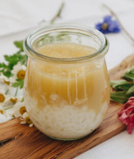 Klassisches Grießbrei Rezept mit selbstgemachtem Apfelmus