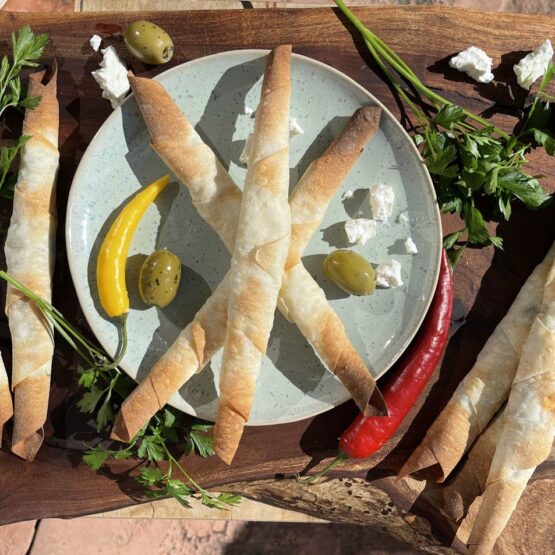 Zigarra Börek mit Feta oder Chili gefüllt aus dem Ofen