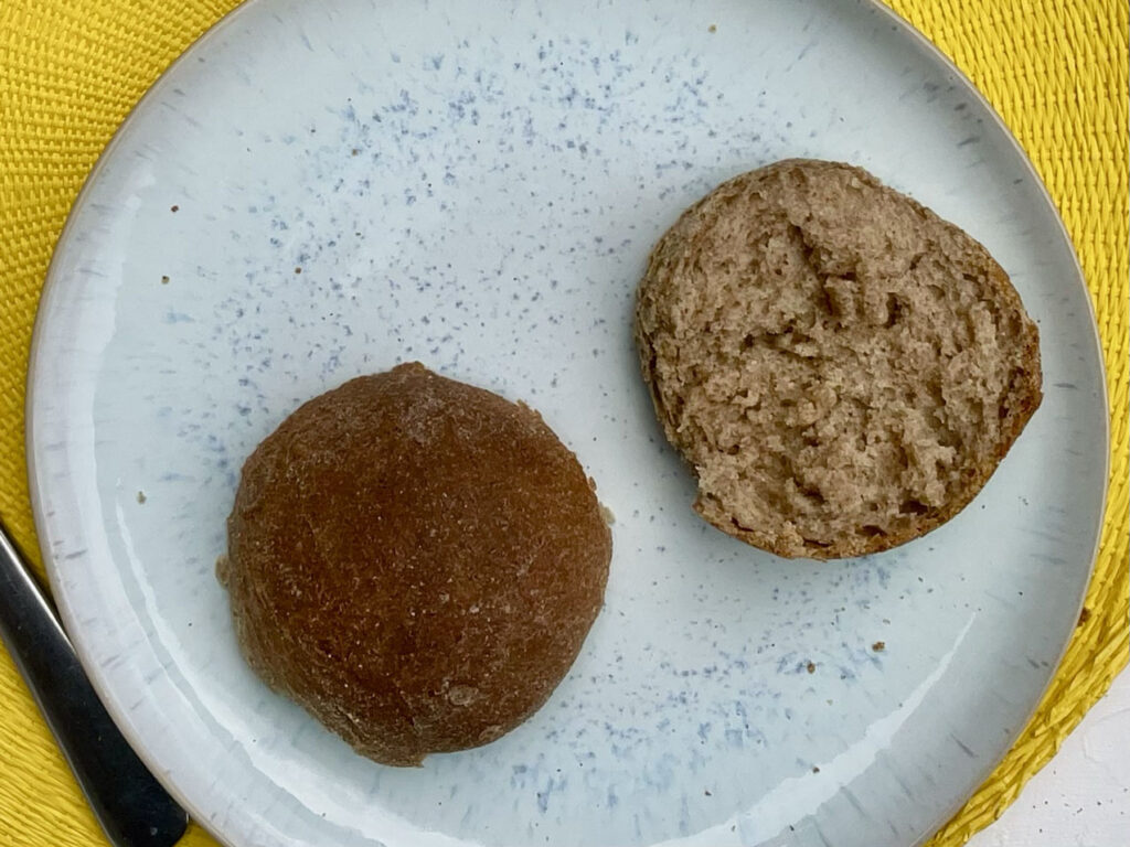 Fluffige Brötchen aus Vollkornmehl