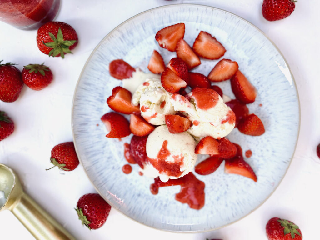 Ein leckeres Rezept für Vanilleeis selbst gemacht aus der Eismaschine