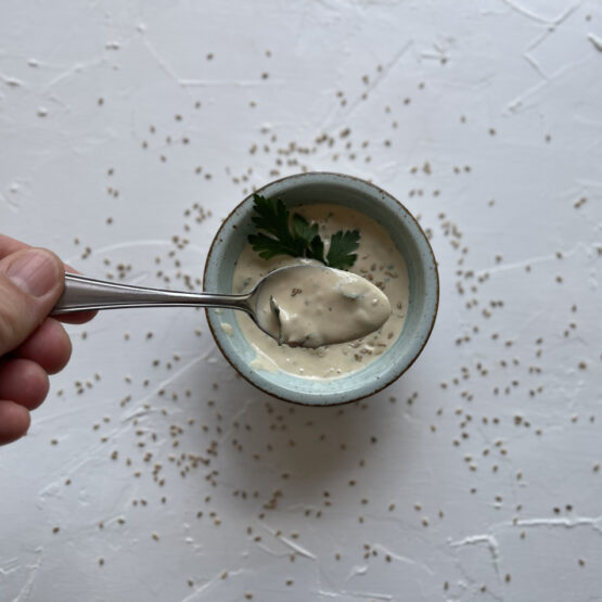 Rezept für Tahin Sauce mit Knoblauch, Zitrone und Petersilie