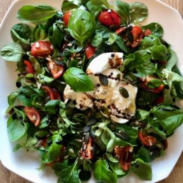 Feldsalat mit Mozzarella