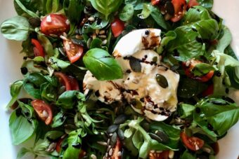 Feldsalat mit Mozzarella