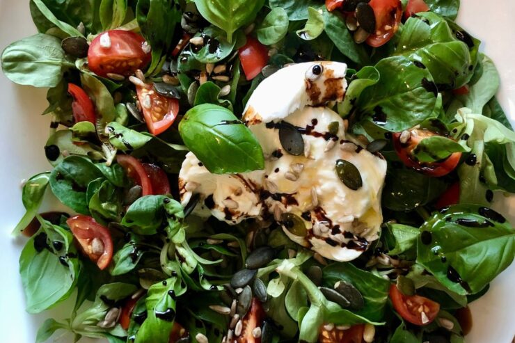 Feldsalat mit Mozzarella